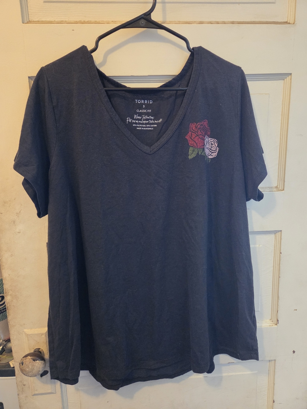 Torrid Black V-Neck Tee with Embroidered Roses ()